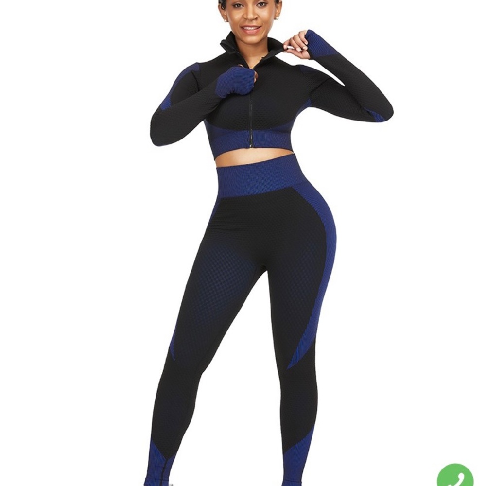 2 PC HIGH COLLAR MOISTURE WICKING THUMBHOLE YOGA SET
